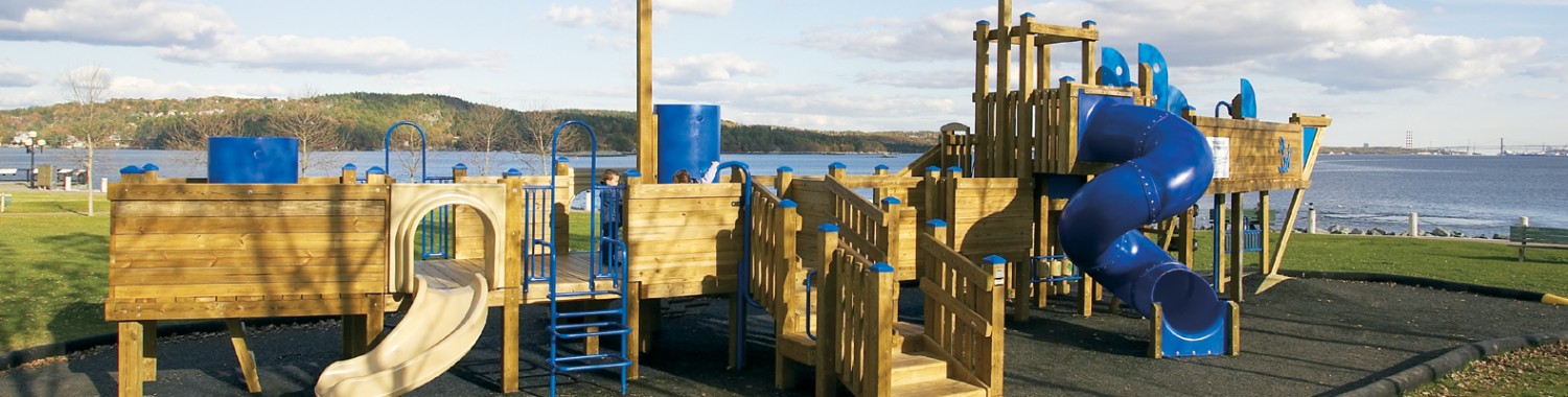Stand-alone natural wood play structures