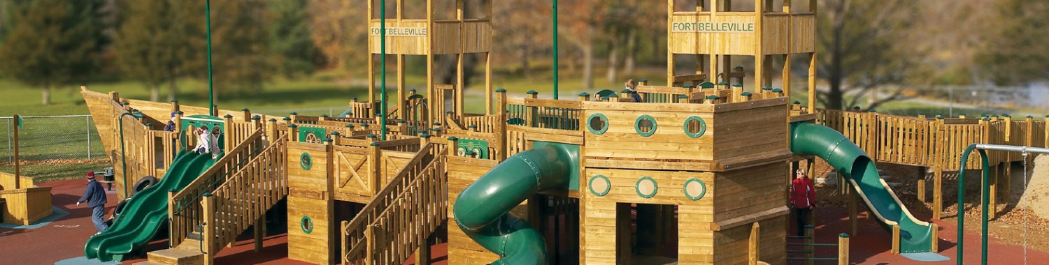 Natural Wood structures: elegant, understated, durable